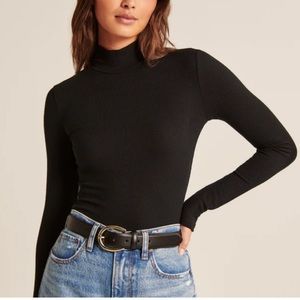NWOT Abercrombie Soft AF Long-Sleeve Mock-Neck Ribbed Top - Black Large